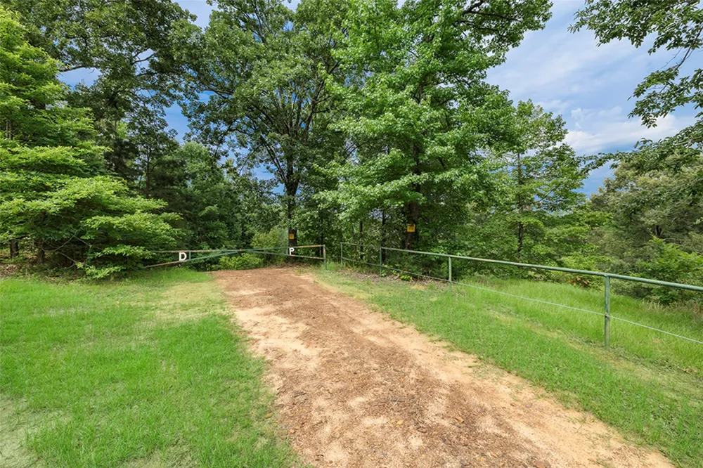 252 County Road 2110 Atlanta, TX 75551