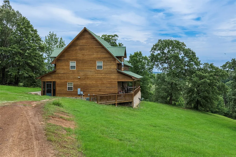 252 County Road 2110 Atlanta, TX 75551