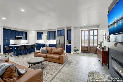 757 JOY LN