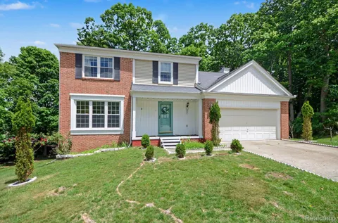 425 Thornridge Court