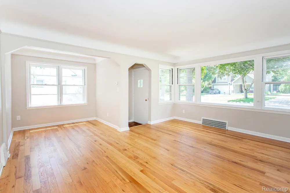 4056 Robina Avenue Berkley City, MI 48072