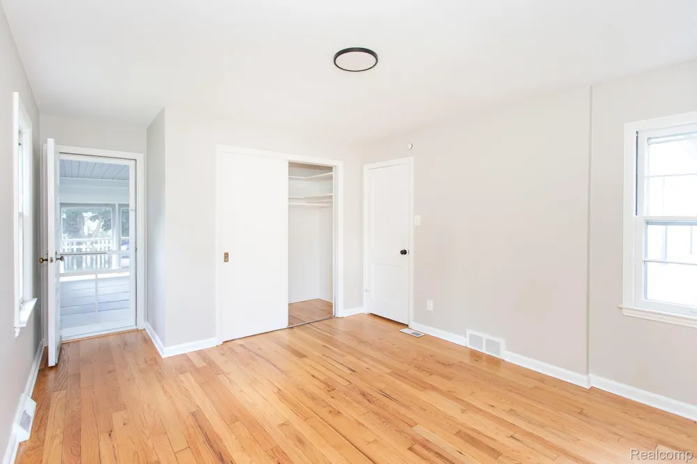 4056 Robina Avenue Berkley City, MI 48072