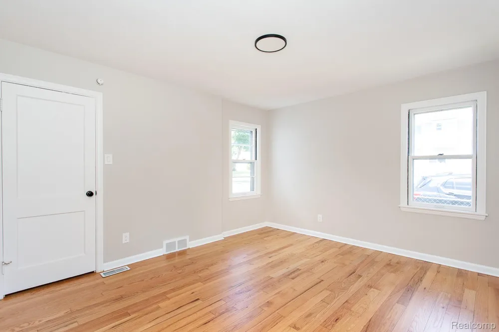 4056 Robina Avenue Berkley City, MI 48072