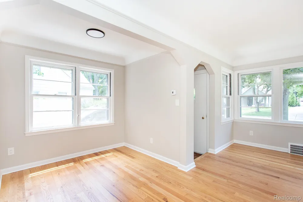 4056 Robina Avenue Berkley City, MI 48072