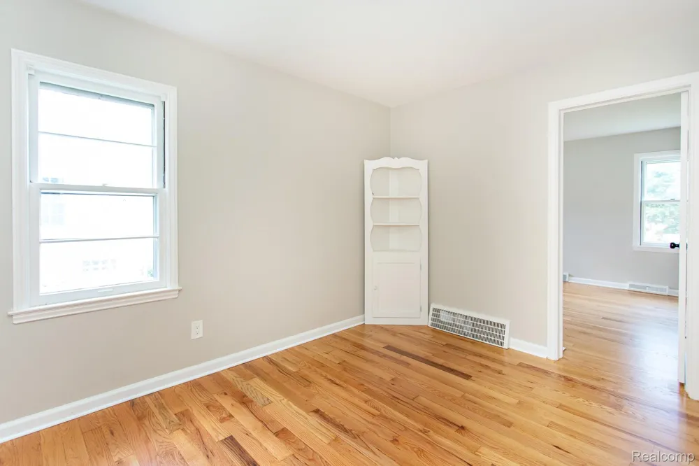 4056 Robina Avenue Berkley City, MI 48072