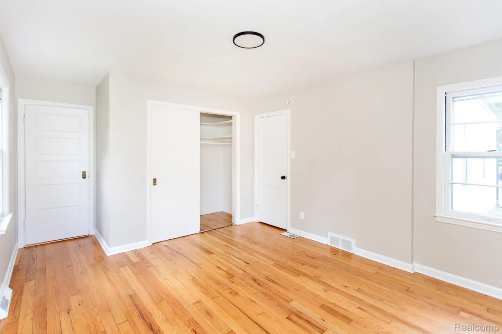 4056 Robina Avenue Berkley City, MI 48072