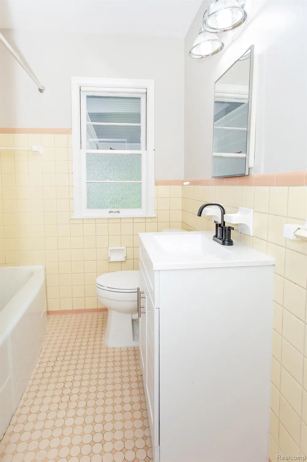 4056 Robina Avenue Berkley City, MI 48072