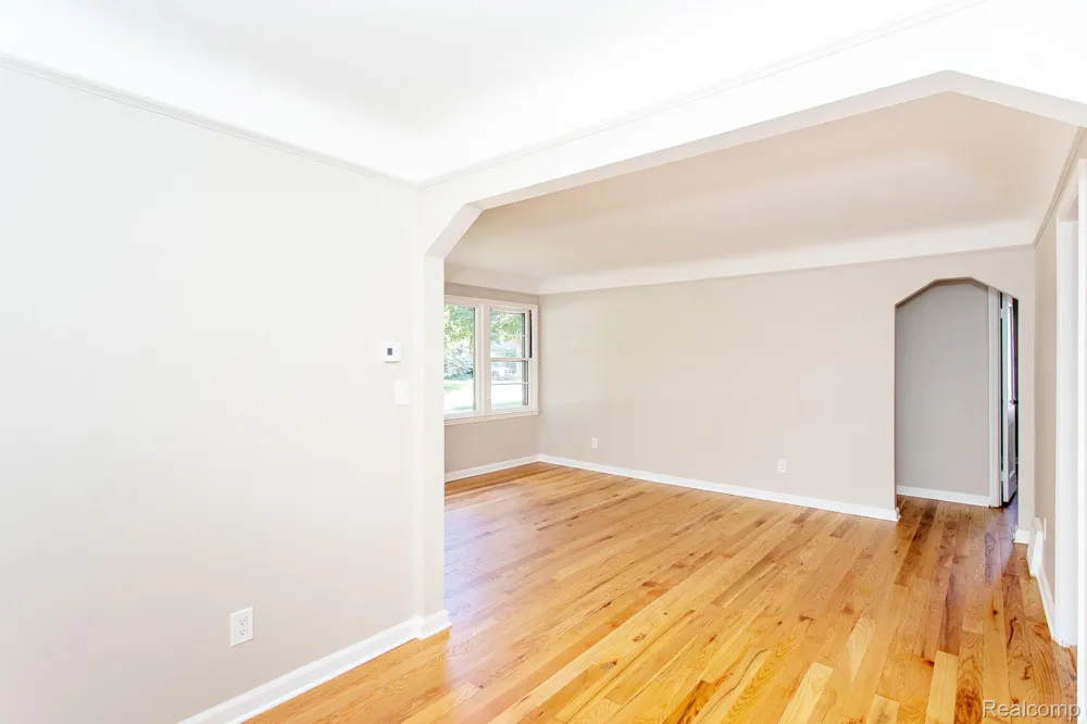 4056 Robina Avenue Berkley City, MI 48072