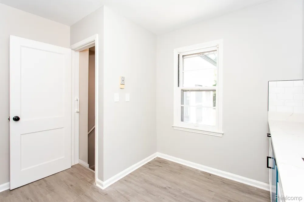 4056 Robina Avenue Berkley City, MI 48072