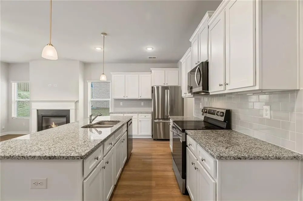2568 Swan Lake Drive Grayson, GA 30017