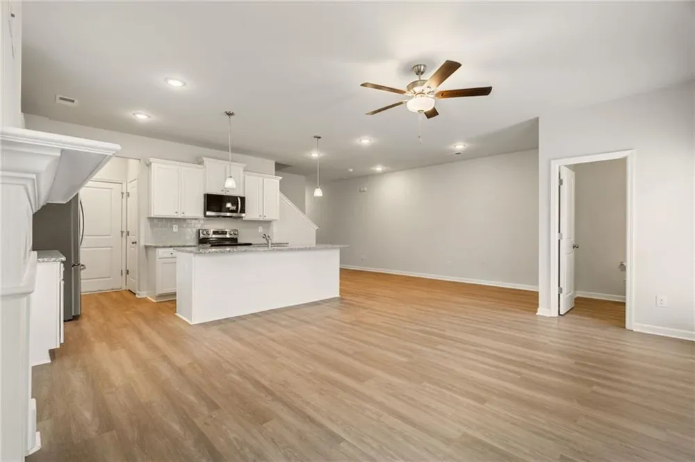 2568 Swan Lake Drive Grayson, GA 30017