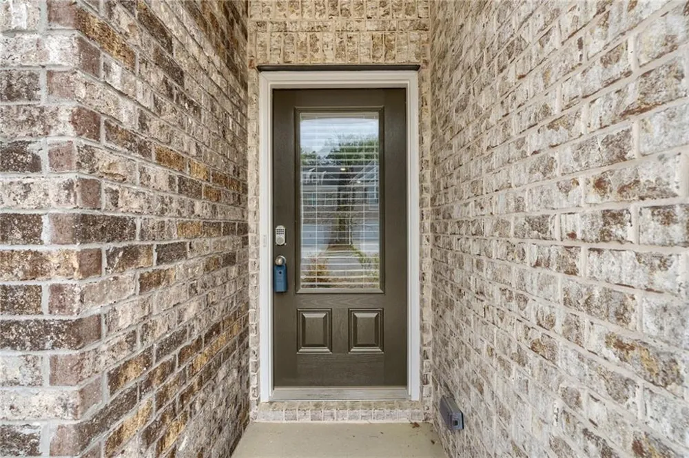 2568 Swan Lake Drive Grayson, GA 30017