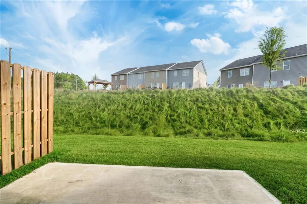 2568 Swan Lake Drive Grayson, GA 30017