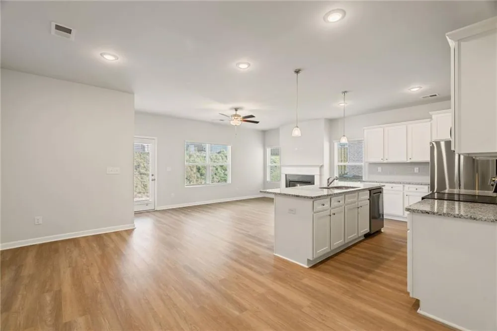 2568 Swan Lake Drive Grayson, GA 30017