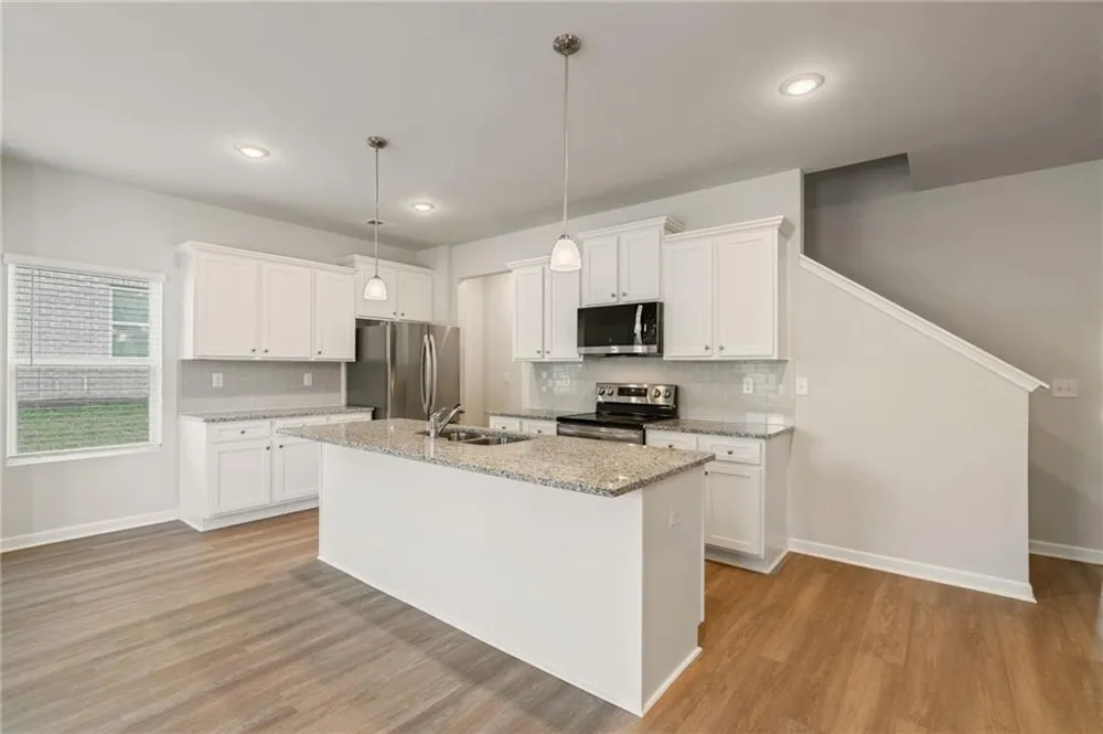 2568 Swan Lake Drive Grayson, GA 30017