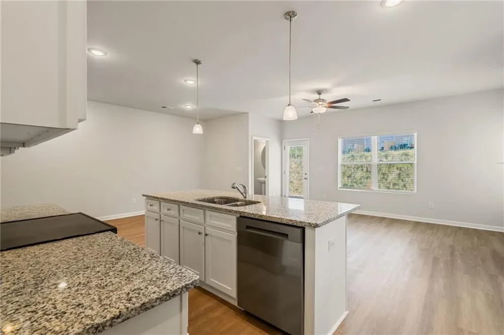 2568 Swan Lake Drive Grayson, GA 30017