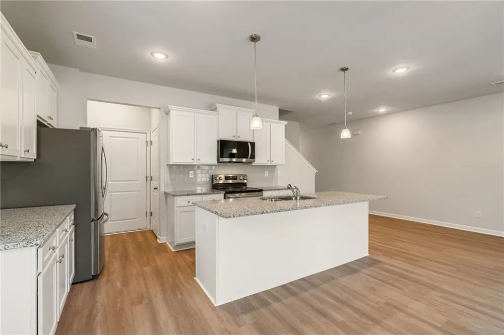 2568 Swan Lake Drive Grayson, GA 30017