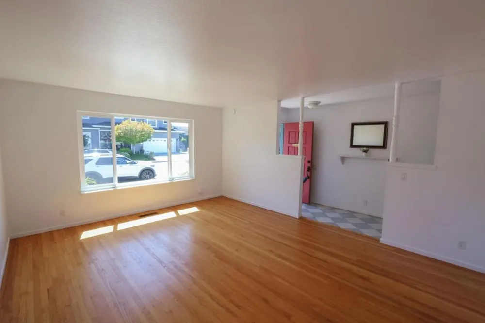 142 Sir Francis Court Capitola, CA 95010