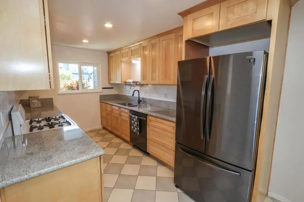 142 Sir Francis Court Capitola, CA 95010