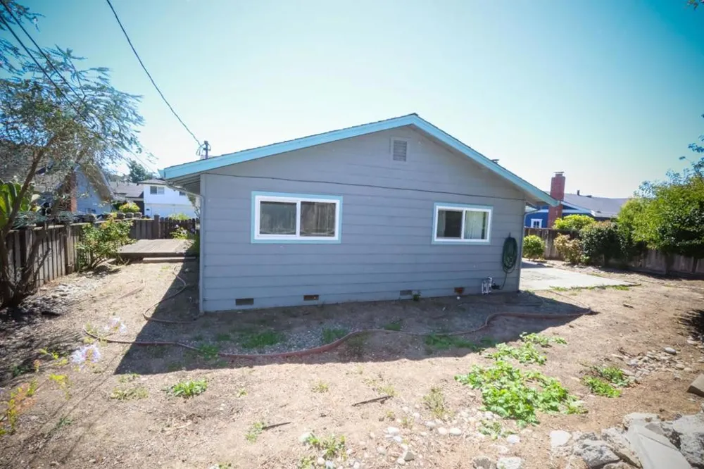 142 Sir Francis Court Capitola, CA 95010