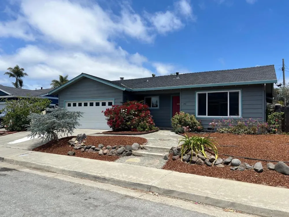 142 Sir Francis Court Capitola, CA 95010