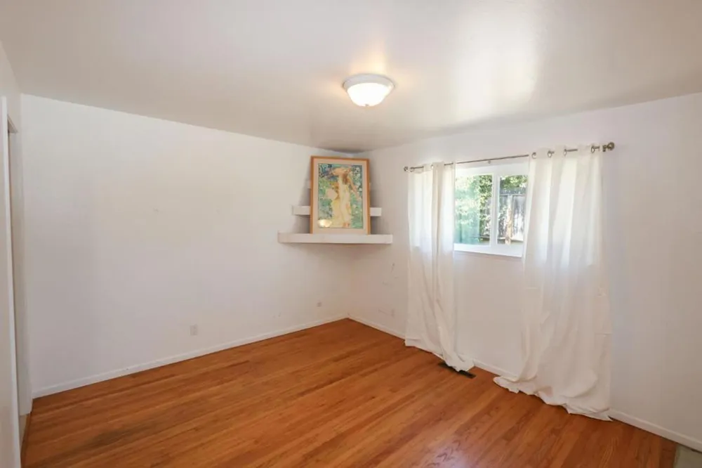 142 Sir Francis Court Capitola, CA 95010
