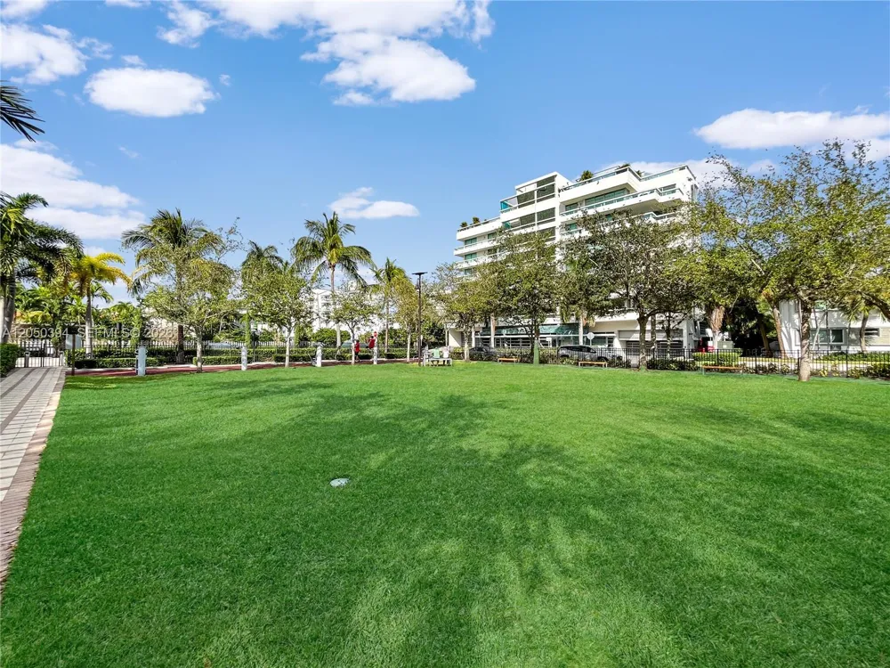 1025 92nd St #601 Bay Harbor Islands, FL 33154