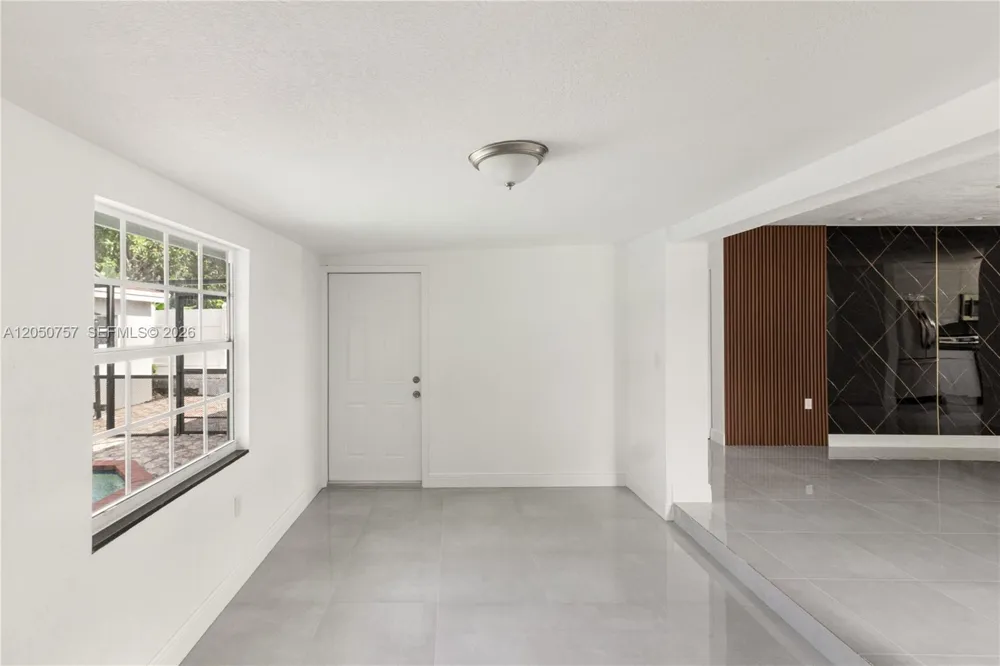 19522 NW 37th Ct Miami Gardens, FL 33055