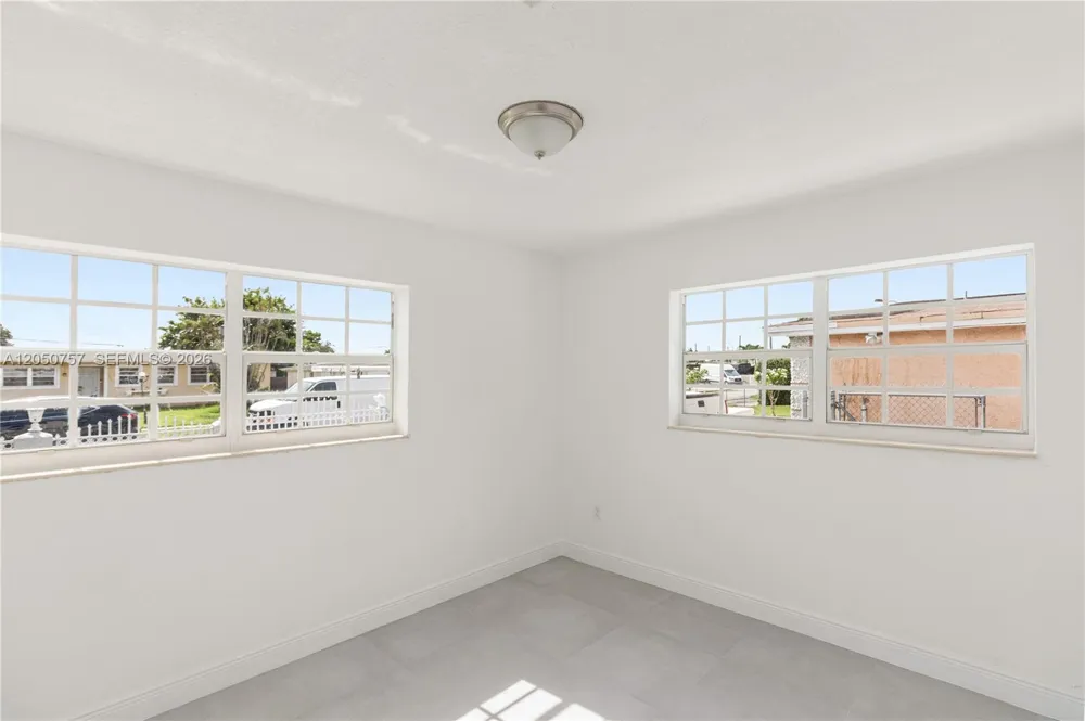 19522 NW 37th Ct Miami Gardens, FL 33055