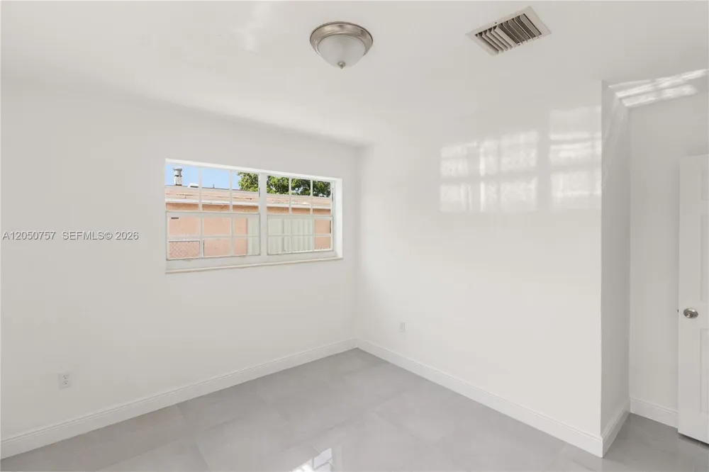 19522 NW 37th Ct Miami Gardens, FL 33055