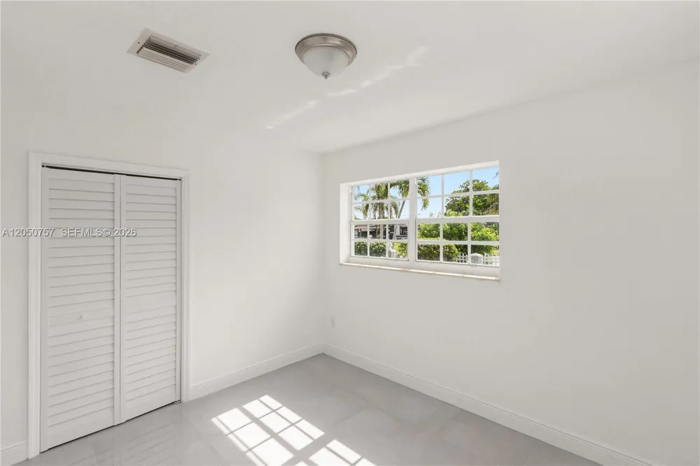 19522 NW 37th Ct Miami Gardens, FL 33055