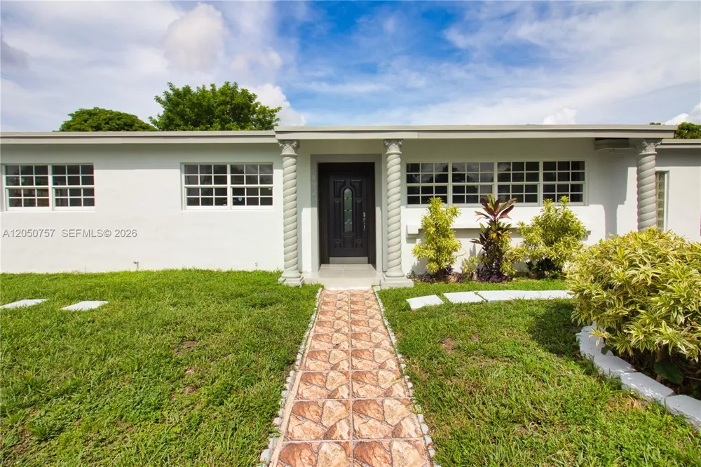 19522 NW 37th Ct Miami Gardens, FL 33055