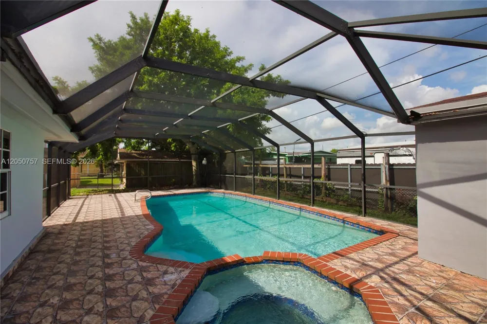 19522 NW 37th Ct Miami Gardens, FL 33055