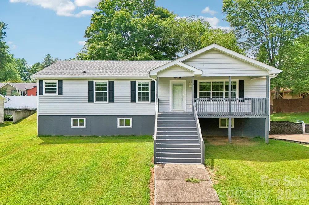 119 E Meadow Lane Horse Shoe, NC 28742