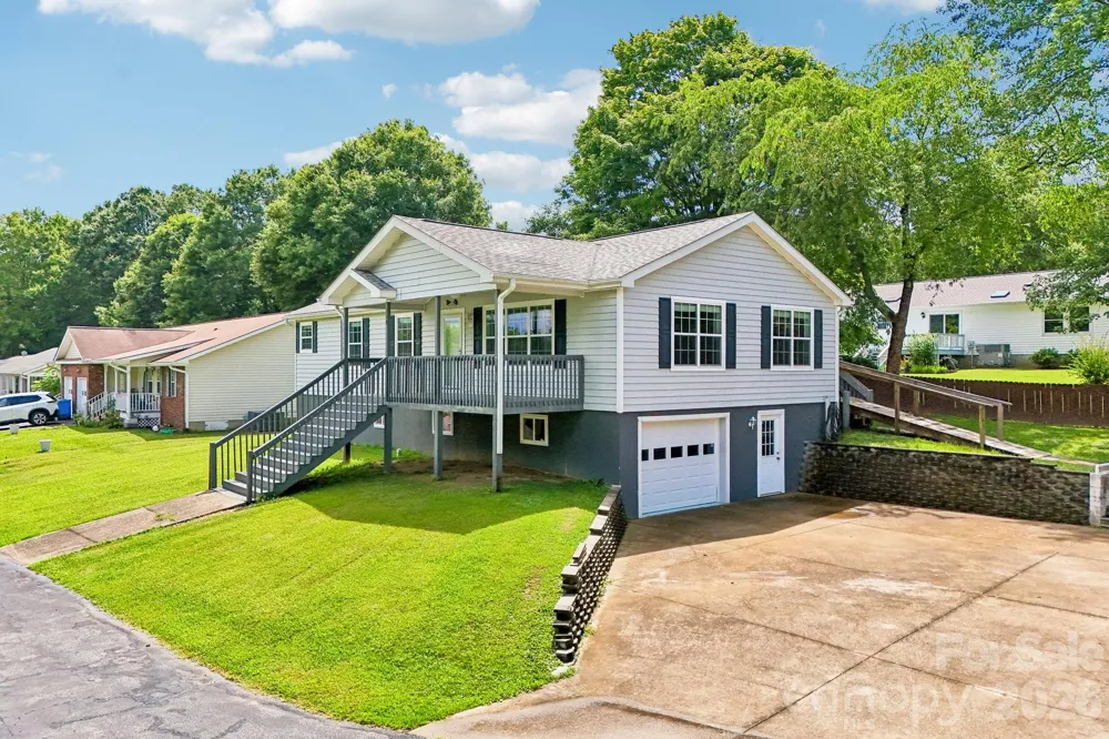 119 E Meadow Lane Horse Shoe, NC 28742