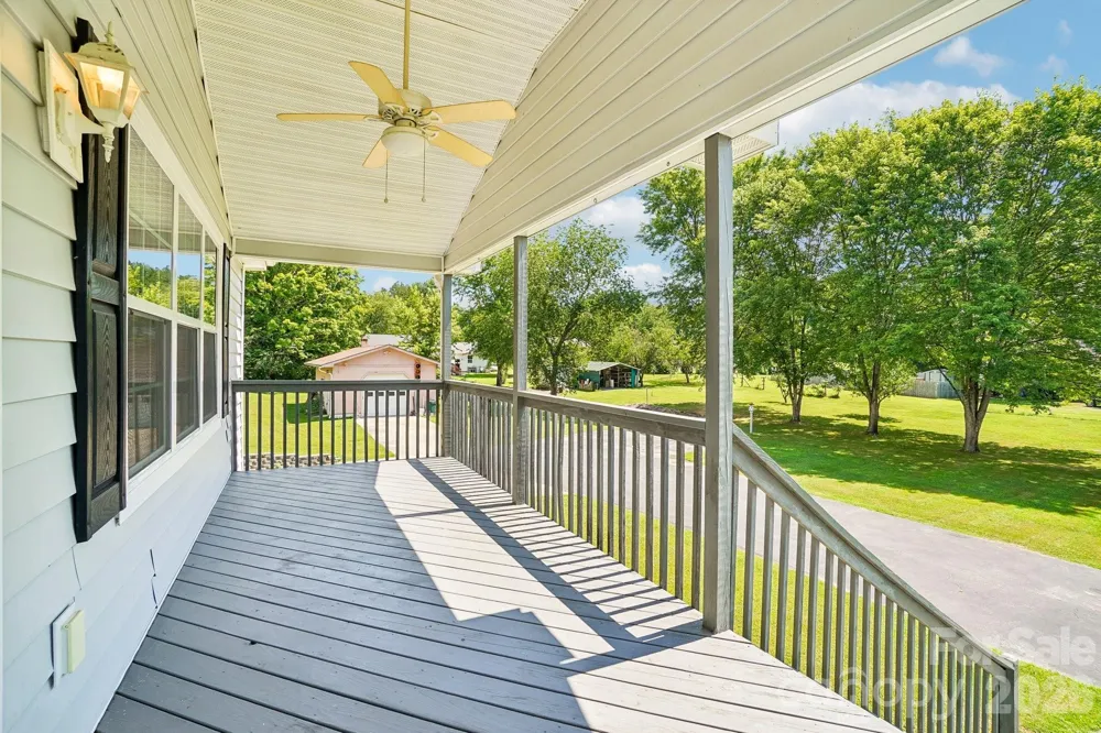 119 E Meadow Lane Horse Shoe, NC 28742