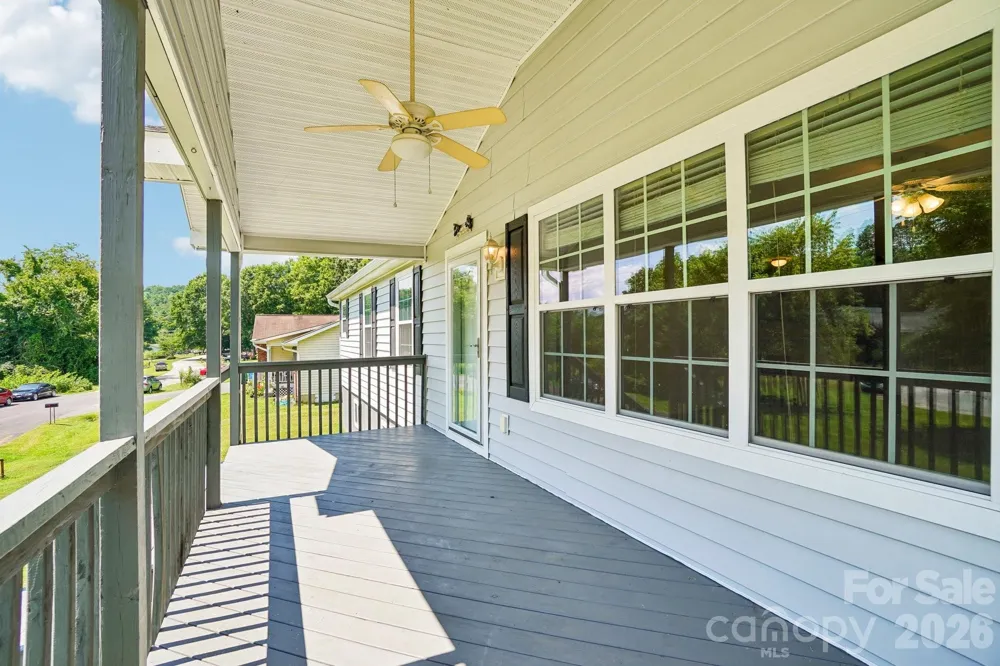 119 E Meadow Lane Horse Shoe, NC 28742