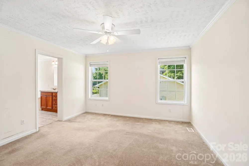 119 E Meadow Lane Horse Shoe, NC 28742