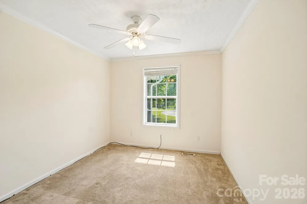 119 E Meadow Lane Horse Shoe, NC 28742