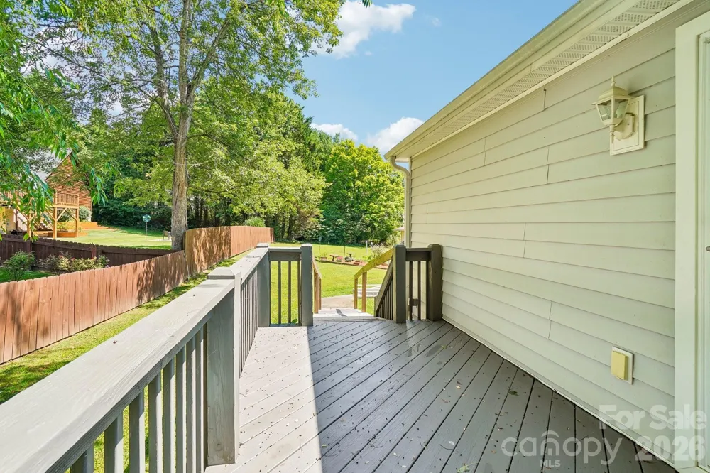 119 E Meadow Lane Horse Shoe, NC 28742
