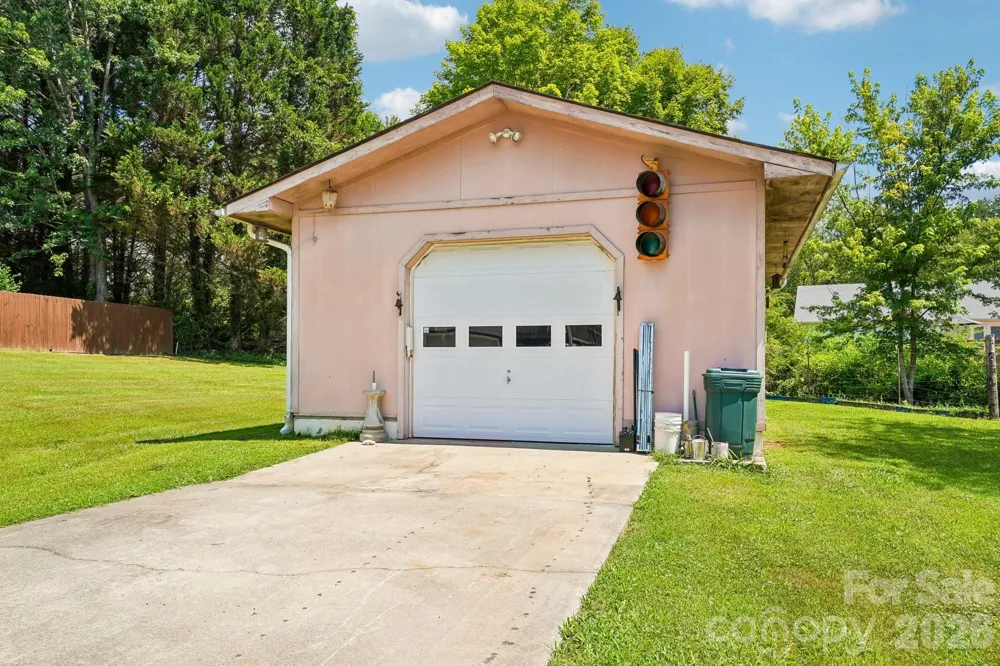 119 E Meadow Lane Horse Shoe, NC 28742