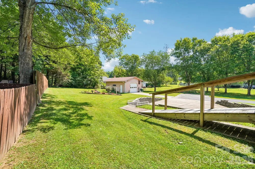 119 E Meadow Lane Horse Shoe, NC 28742