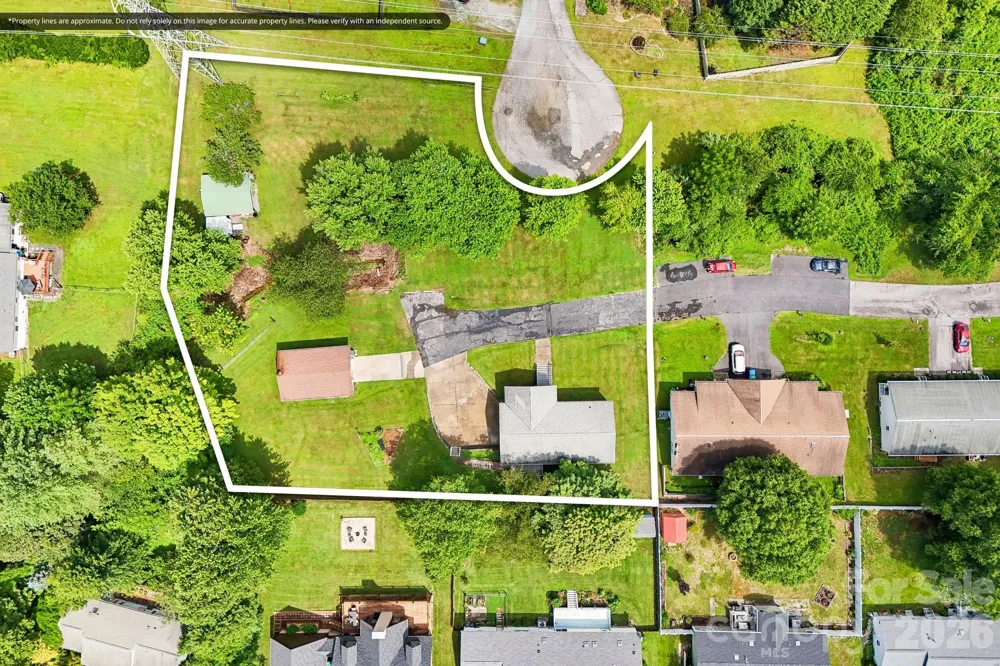 119 E Meadow Lane Horse Shoe, NC 28742