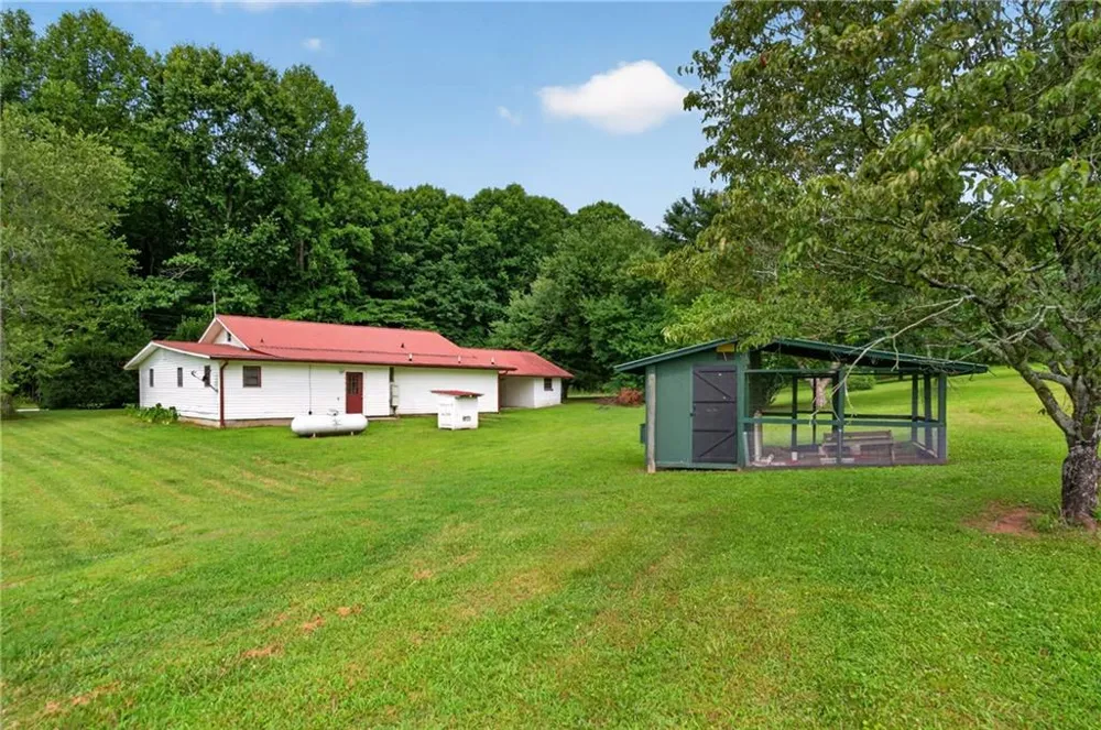 247 Amys Ford Trail Cleveland, GA 30528