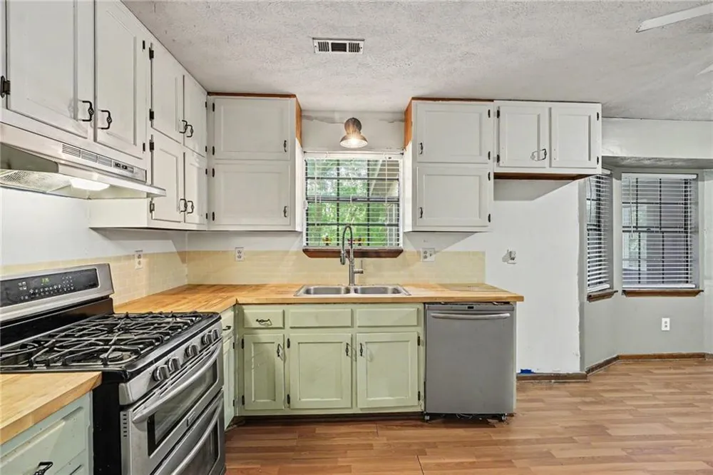 3011 Menlo Park Drive Rex, GA 30273
