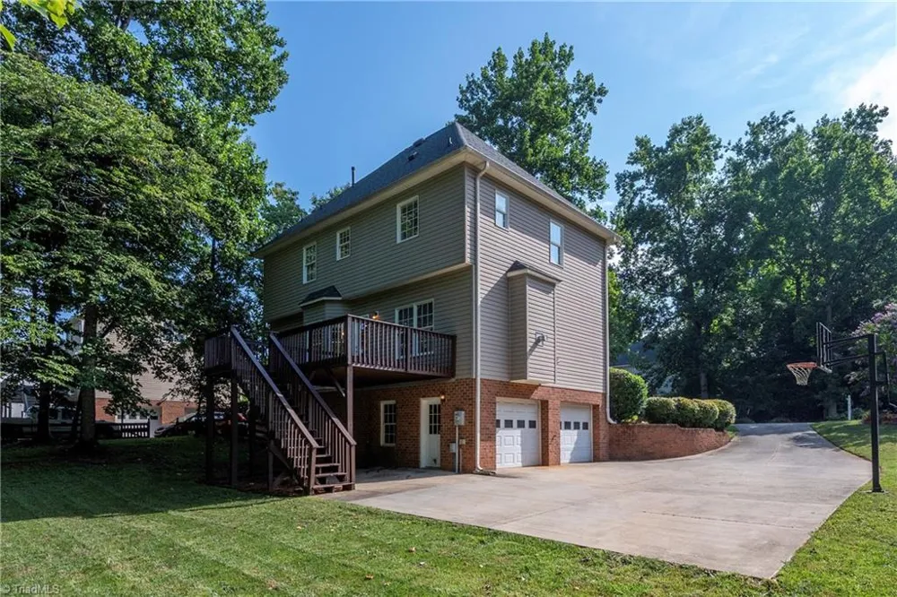 4310 Clarksburg Road Clemmons, NC 27012