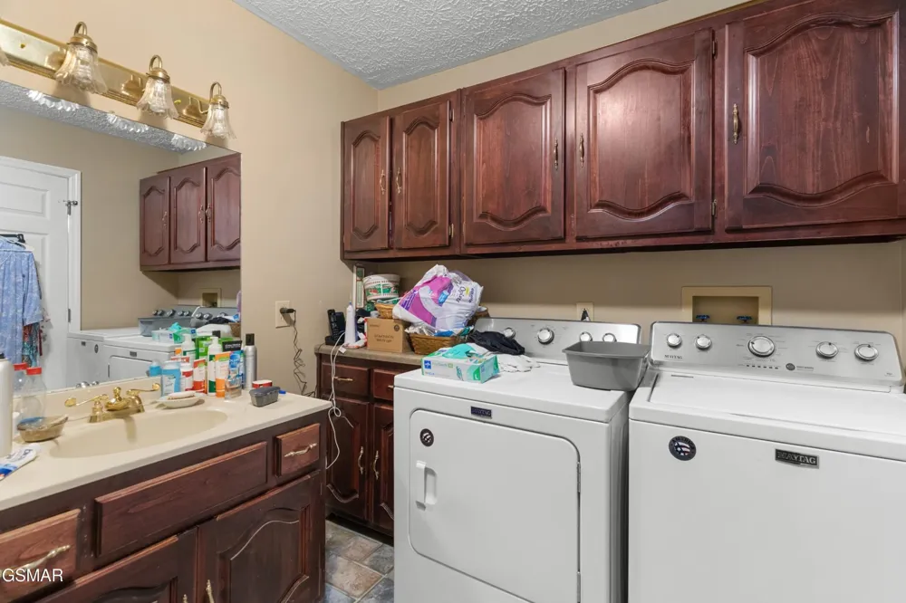 1645 E Main Street Rogersville, TN 37857