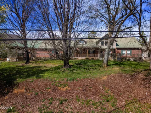 1645 E Main Street