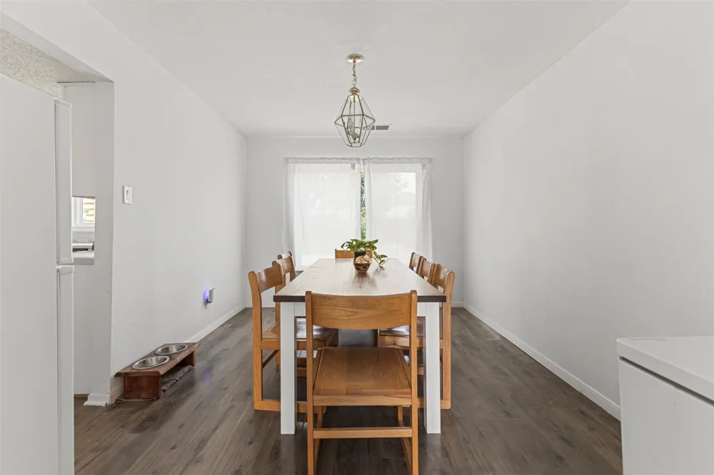 7233 Bayberry Lane Dallas, TX 75249