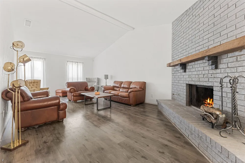 7233 Bayberry Lane Dallas, TX 75249